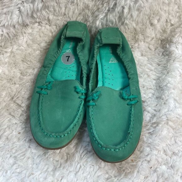 Hush Puppies Women's HPO2 FLEX Mint Green Leather Slip-On flats Medium Moyen SZ7 - Picture 1 of 9